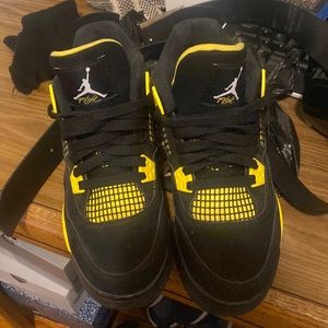 Air Jordan 4